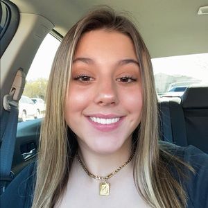 Meet your Posher, Nadia